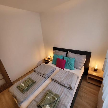 Triangol Apartman: Fuerdo, Belvaros, Egyetem 기오르 외부 사진