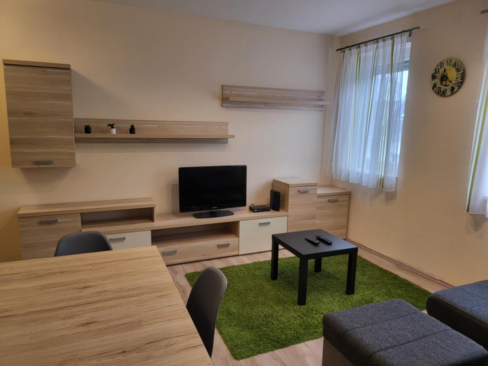 Triangol Apartman: Fuerdo, Belvaros, Egyetem 기오르 외부 사진